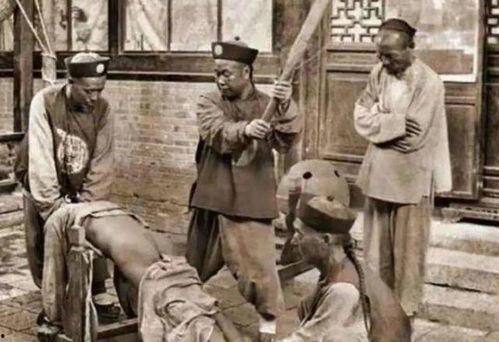 吃瓜打板子场面图片,场面火爆引人热议