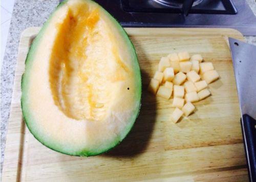 吃哈密瓜阿姨,探寻新疆特色美食之旅