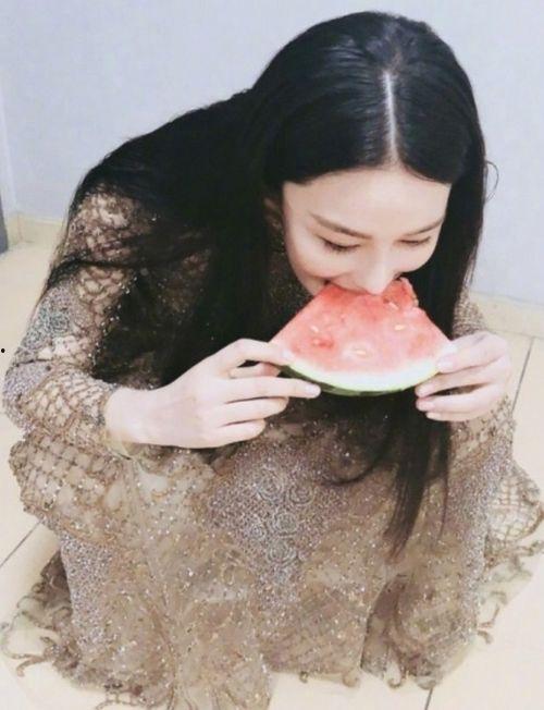 吃瓜张馨予,吃瓜群众眼中的娱乐圈风云人物